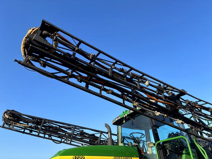 1999-john-deere-4700-image-63
