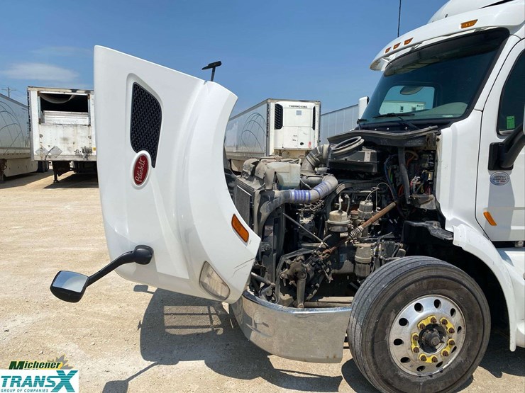2019-peterbilt-579-image-21