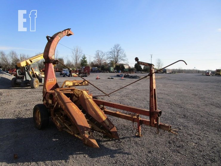new-holland-super-717-image-1