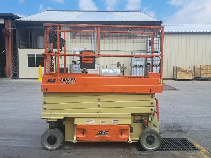 2016-jlg-2632es-image-2