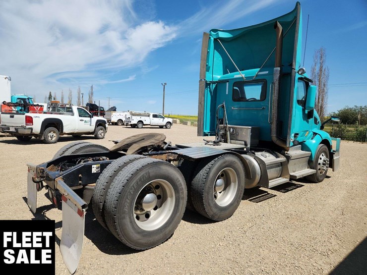 2019-peterbilt-579-image-3