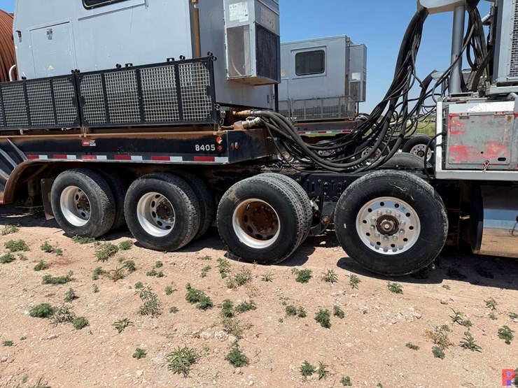 2013-peterbilt-367-image-3