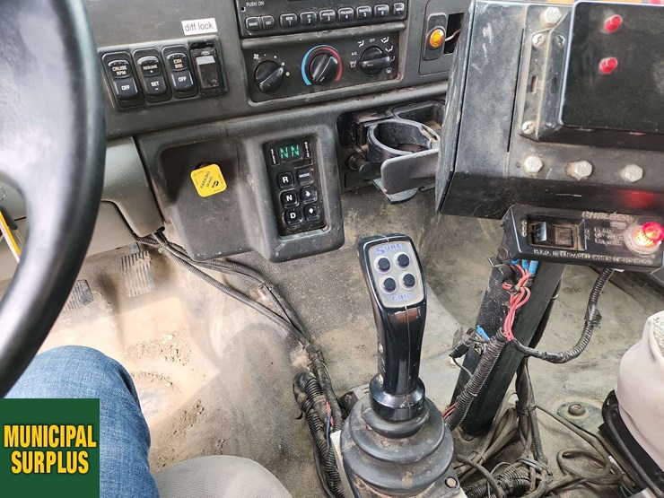 2008-ford-f750-image-10