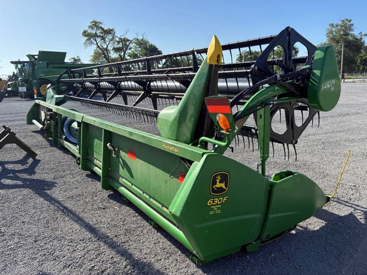 2010-john-deere-630f-image-13