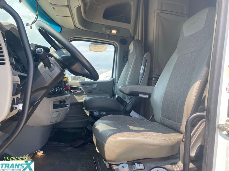 2020-peterbilt-579-image-48