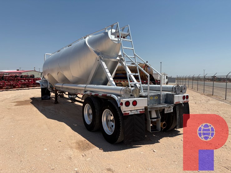 2015-southern-welding--1,000-cu.ft.-t/a-pneumatic-dry-bulk-trailer-image-6