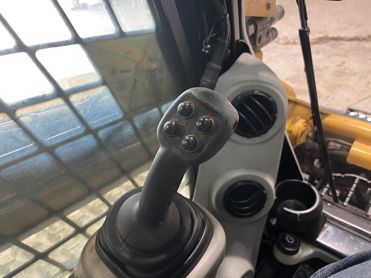 caterpillar-279c2-image-31