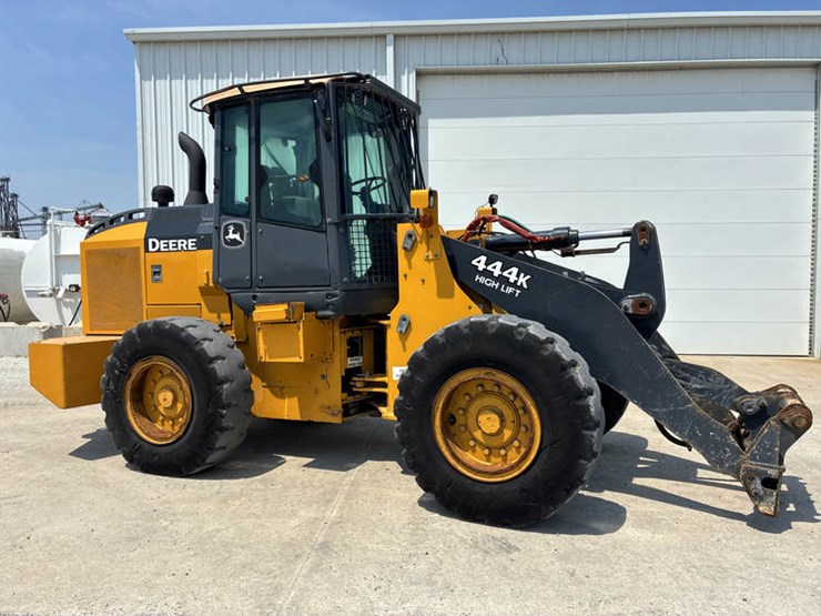 2018-john-deere-2018-image-1