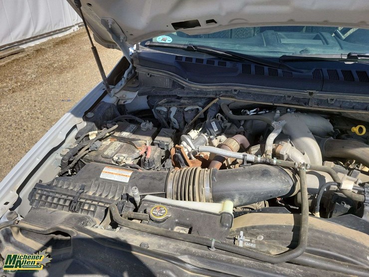 2022-ford-f550-image-16