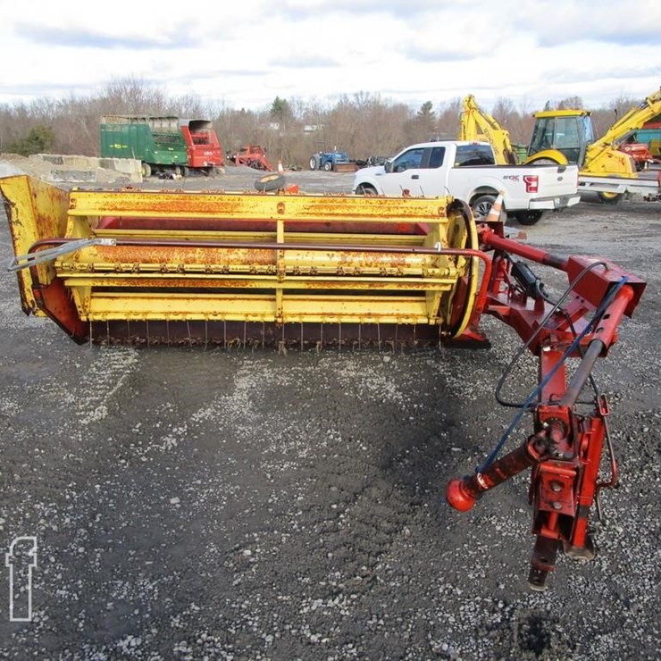 NEW HOLLAND 477