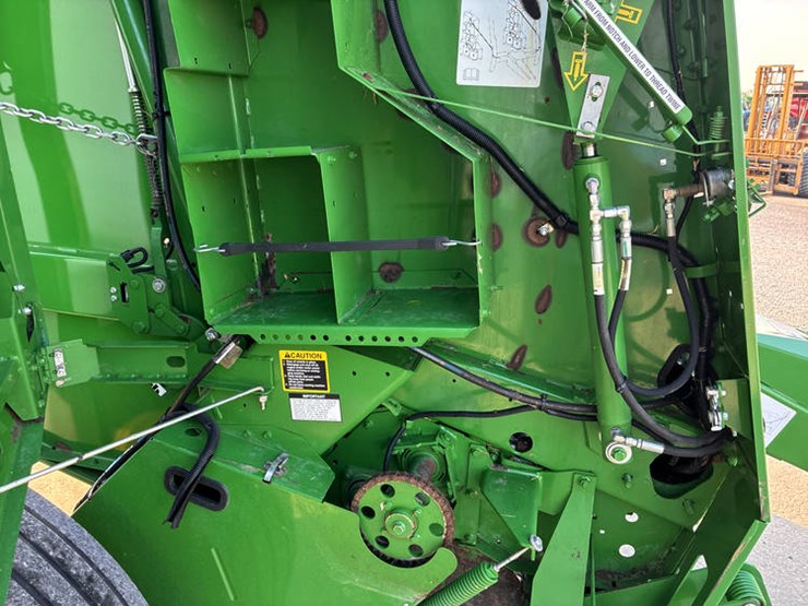 2019-john-deere-560m-image-50