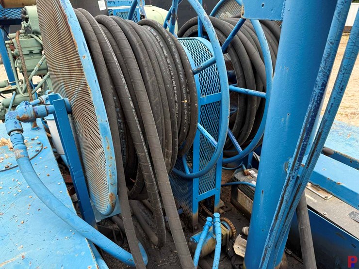 evco-85-ton-power-swivel-mtd.-on-19’-t/a-gooseneck-trailer-image-18