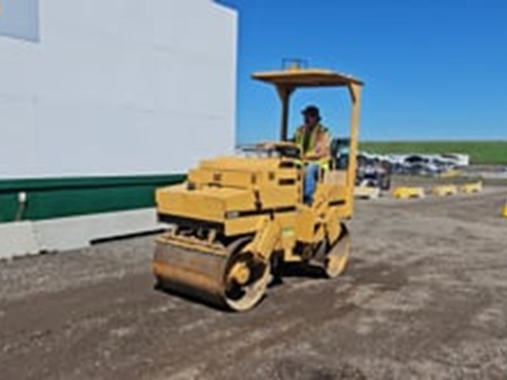 caterpillar-cb-214b-image-11