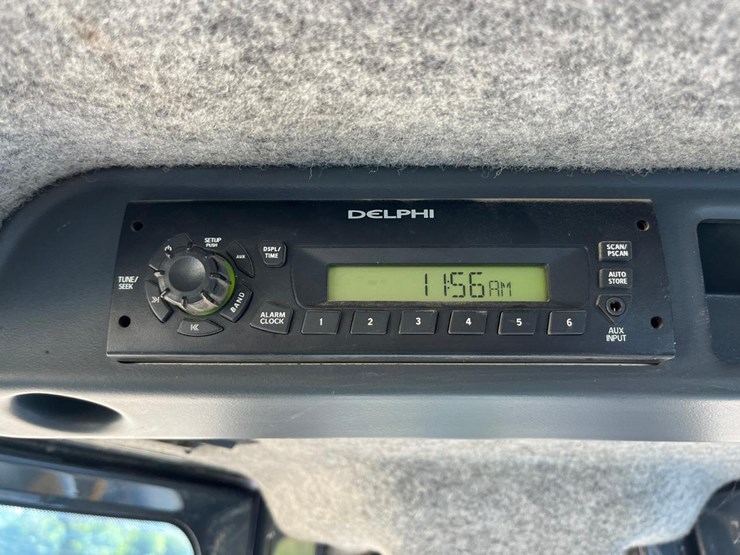 2015-deere-650k-lgp-image-29