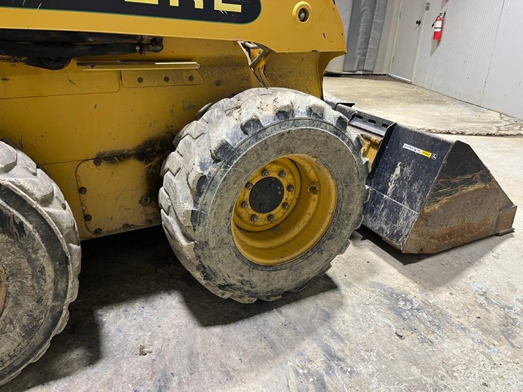 john-deere-250-image-16