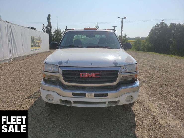2006-gmc-sierra-3500-image-6
