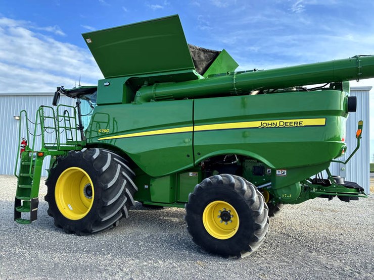 2024-john-deere-s790-image-4