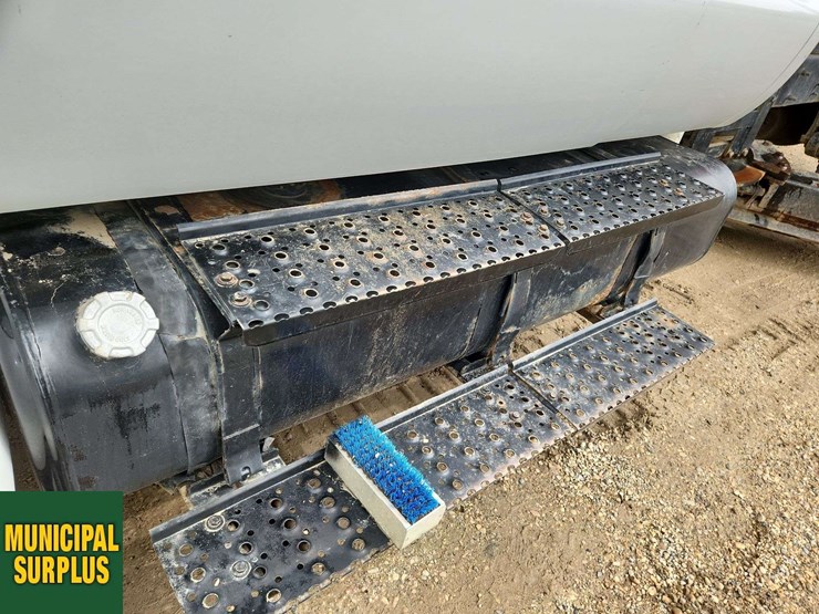 2008-ford-f750-image-31