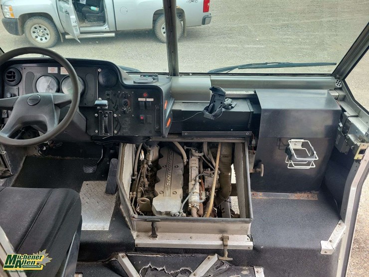 2005-freightliner-mt45-image-12