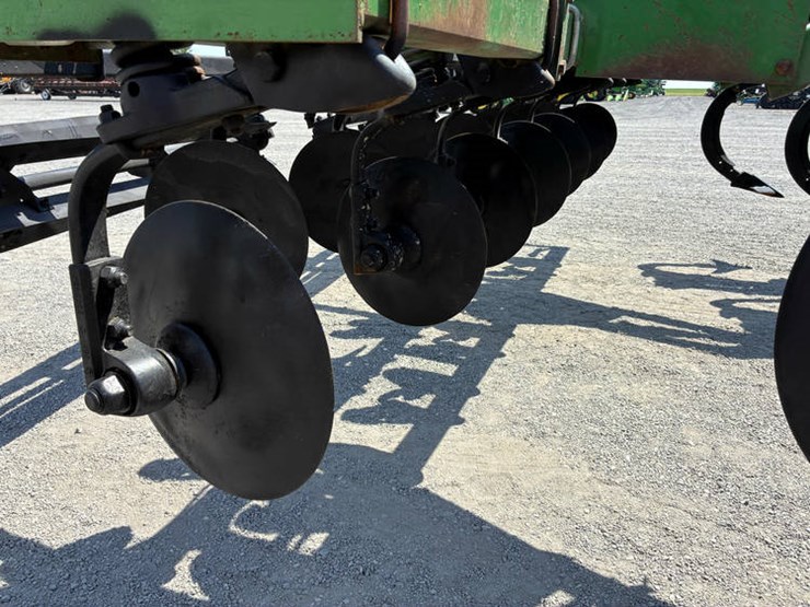 john-deere-2700-image-10
