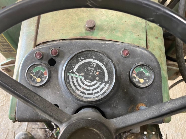 john-deere-2040-image-23