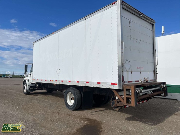 2009-international-durastar-4300-image-3