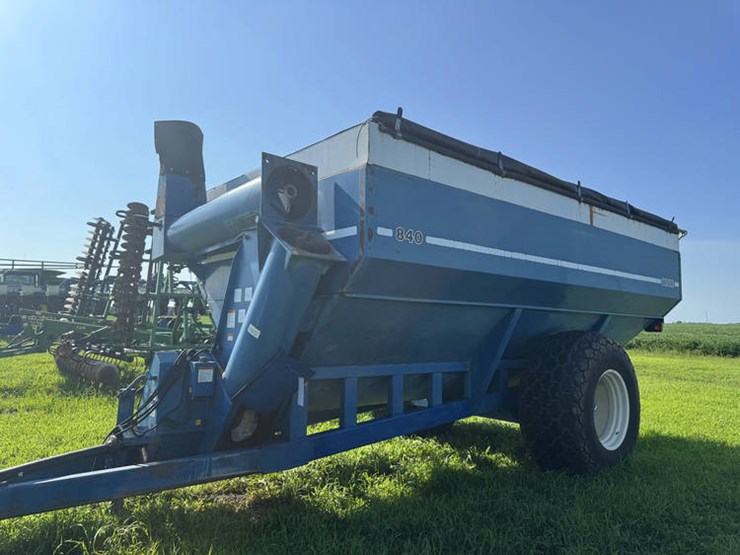 1997-kinze-840-image-2