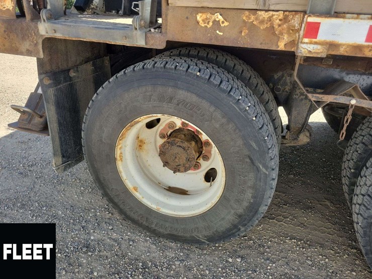 2015-freightliner-108sd-image-22