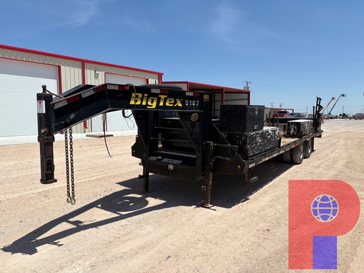 2012-big-tex-26’-x-102”-t/a-gooseneck-tool-transport-trailer-image-1