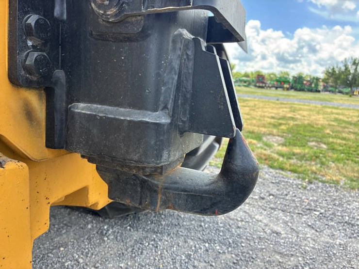 2018-caterpillar-th408d-image-90