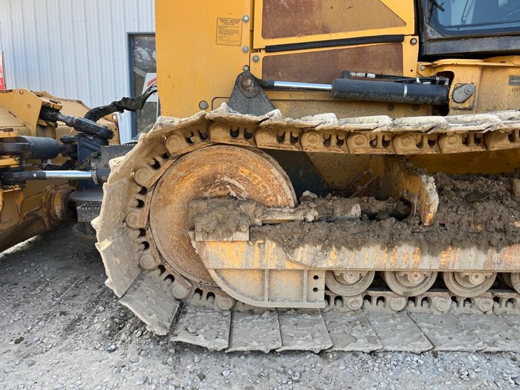 2015-deere-650k-lgp-image-12