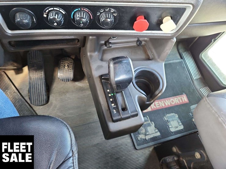 2014-kenworth-t660-image-14