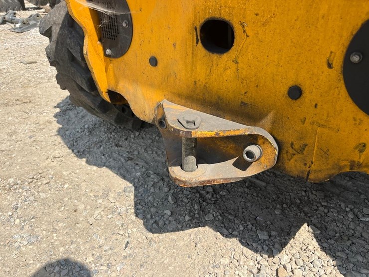 2015-jcb-525-60-image-14
