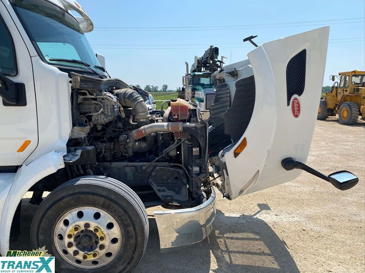 2019-peterbilt-579-image-28