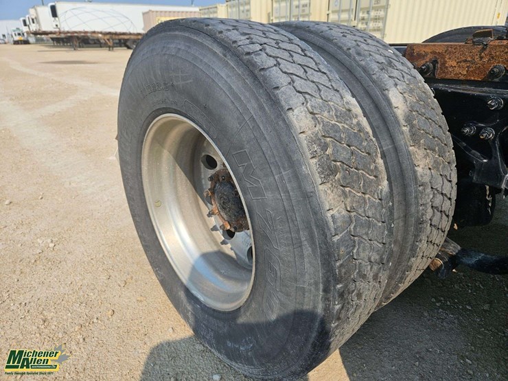 2019-peterbilt-579-image-14