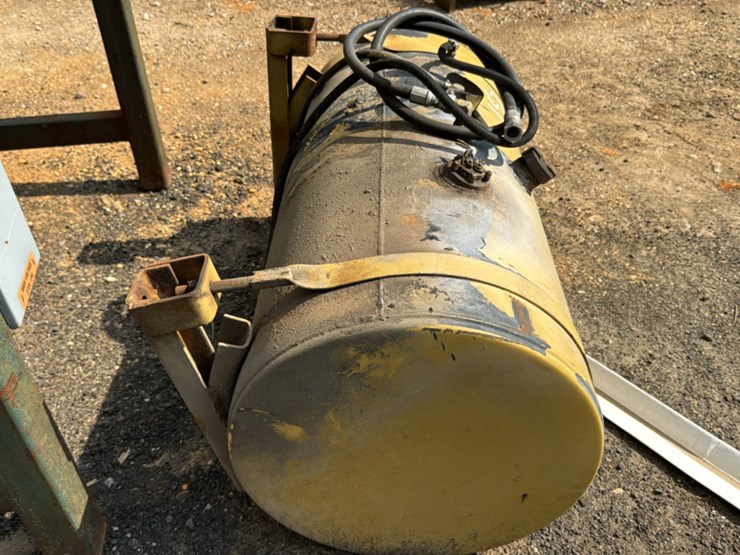 #152-•-truck-fuel-tank-image-3