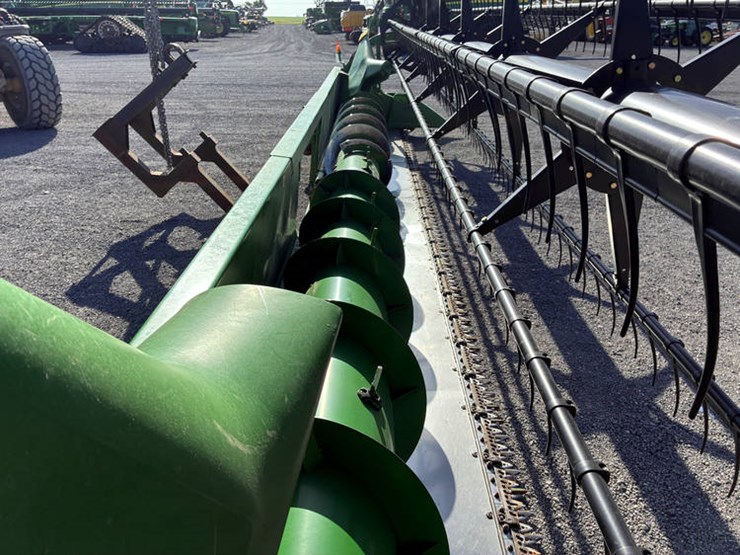 2010-john-deere-630f-image-16