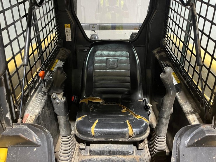 john-deere-250-image-17