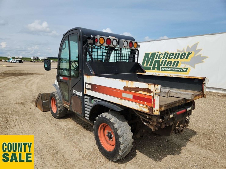 2011-bobcat-toolcat-5600-image-3