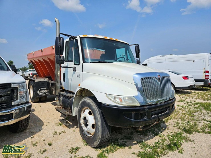 2006-international-durastar-4400-image-3