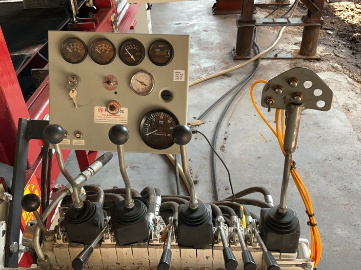 2022-john-deere-80-image-88