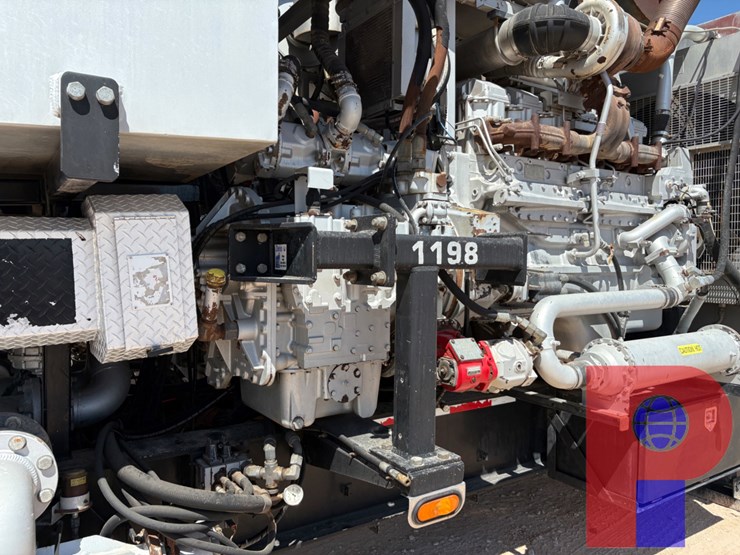 2012-cryogenic-vessel-alternatives-3-axle-15k-2,000-hp-double-pumper-trailer-image-16