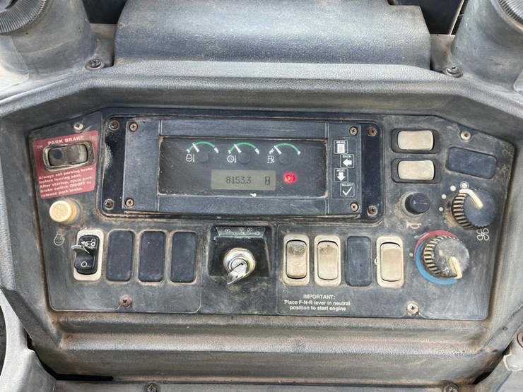 deere-410g-image-27