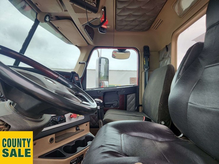 2012-freightliner-coronado-122-sd-image-7