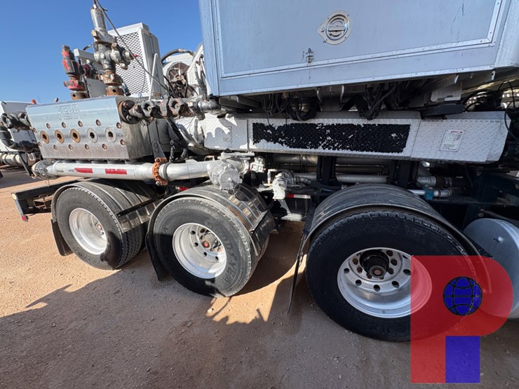 2012-cryogenic-vessel-alternatives-3-axle-15k-2,000-hp-double-pumper-trailer-image-14