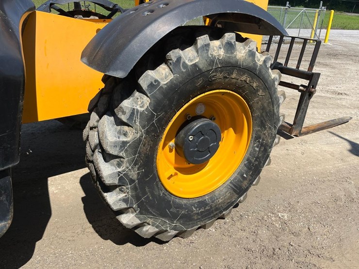 2015-jcb-507-42-image-21