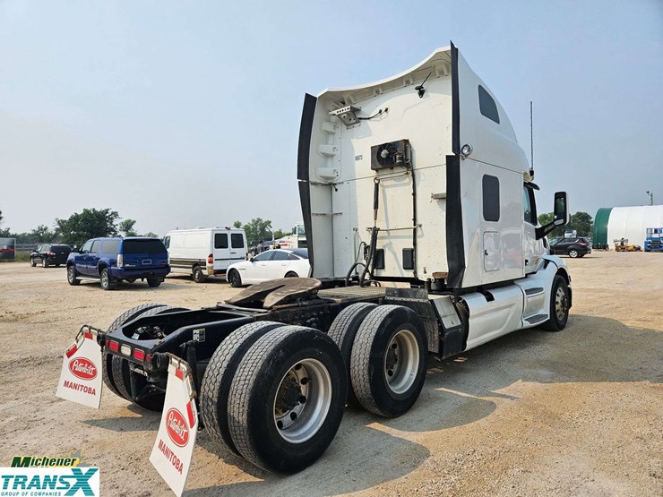 2020-peterbilt-579-image-8