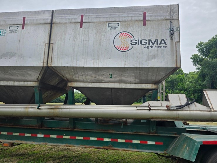 2013-doyle-dry-fertilizer-tender-trailer---kubota-diesel,-3-stainless-compartments,-side-discharge-image-16