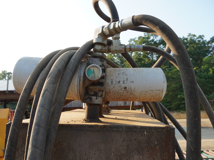 #169-•-oil-dispenser-image-1