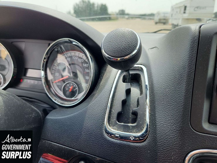 2013-dodge-grand-caravan-image-11